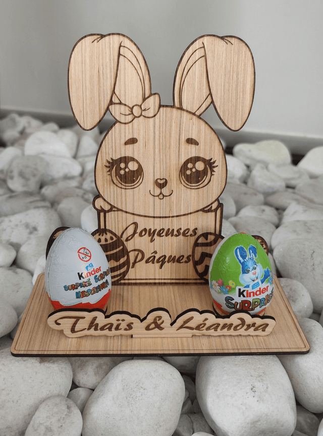 Lapin / Lapine de Pâques porte oeufs