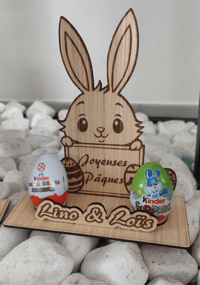 Lapin / Lapine de Pâques porte oeufs